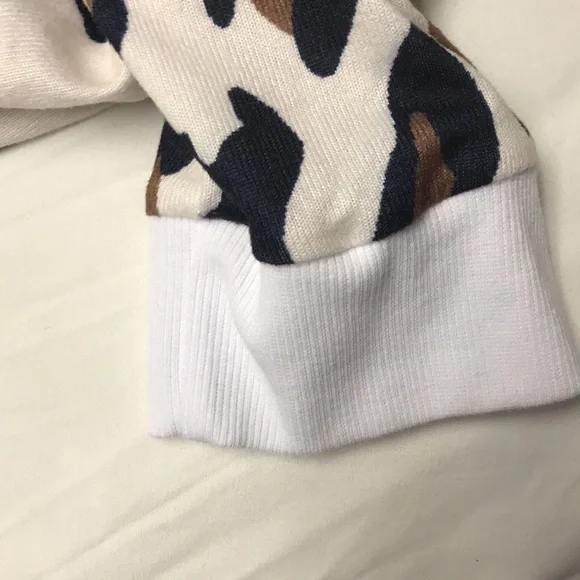 Gorgeous light weight extra long cardigan sweater new without tags - Picture 8 of 9